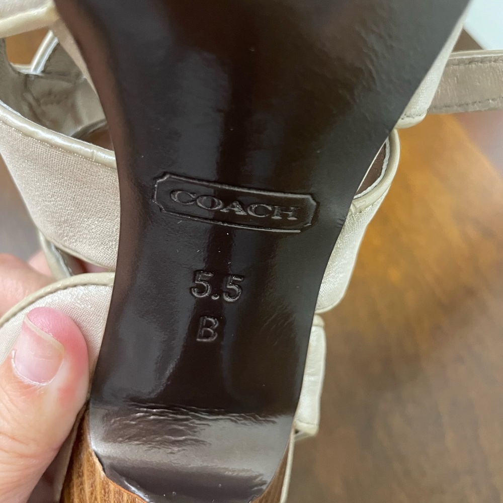 Coach - Picture 2 of 4